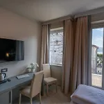 Cavour 30tre - Moderno 3* Stresa