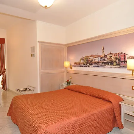 Cavour 30tre - Gia Moderno Hotel 3*