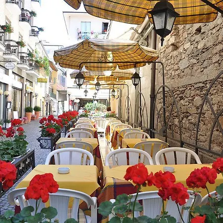 Cavour 30tre - Moderno 3* Στρέσα