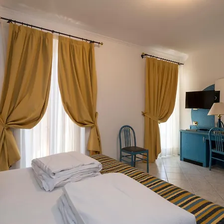 Moderno Hotel 3*