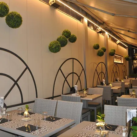 Cavour 30tre - Moderno 3* Στρέσα