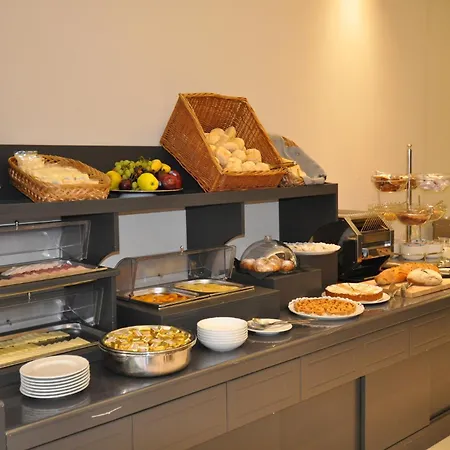 Otel Cavour 30tre - Moderno Stresa