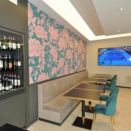 Cavour 30tre - Moderno 3* Stresa