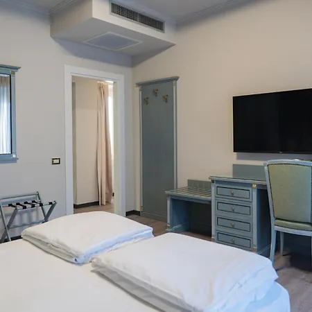 Cavour 30tre - Moderno Otel