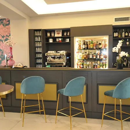 Hotell Cavour 30tre - Moderno Per Tradizione 3*