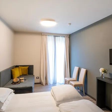 Ξενοδοχείο Cavour 30tre - Moderno