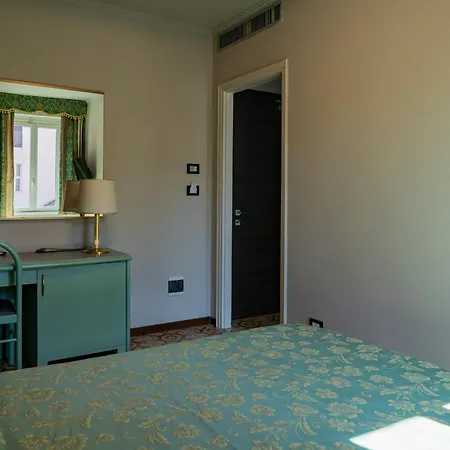 Cavour 30tre - Moderno Otel Stresa