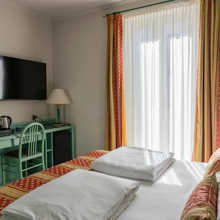 Ξενοδοχείο Cavour 30tre - Moderno