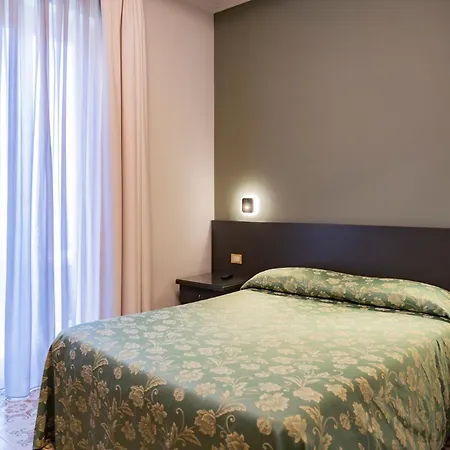 酒店 Cavour 30tre - Moderno 斯特雷萨