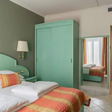 Cavour 30tre - Moderno Otel