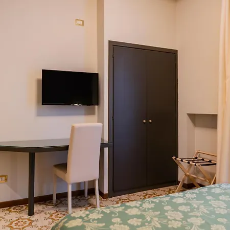 Ξενοδοχείο Cavour 30tre - Moderno Στρέσα