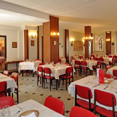 Cavour 30tre - Moderno 3* Στρέσα