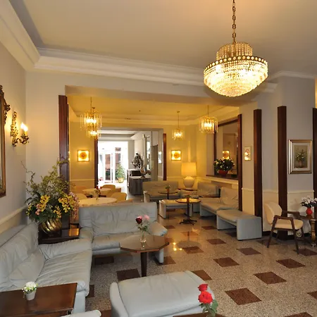 Cavour 30tre - Moderno 3* Stresa