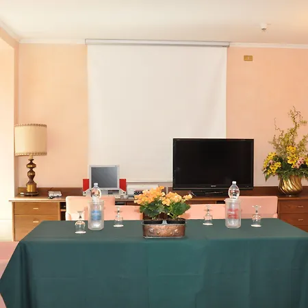 Cavour 30tre - Moderno Otel