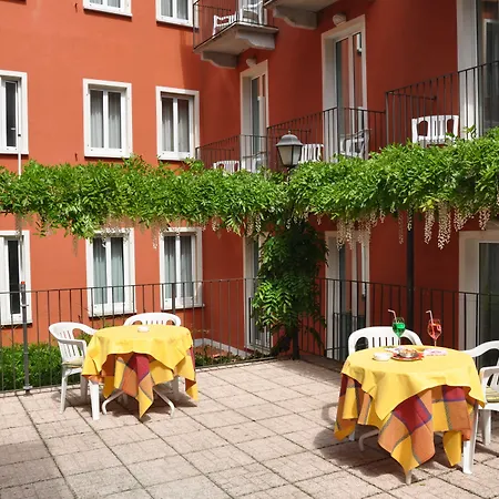 Ξενοδοχείο Cavour 30tre - Moderno 3*