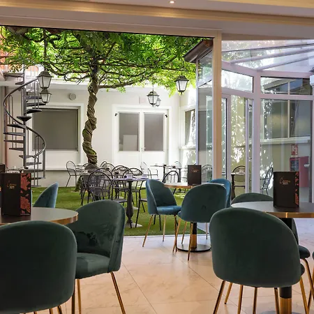 Hotel Cavour 30tre - Moderno Per Tradizione 3*