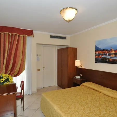 Hotel Moderno 3*