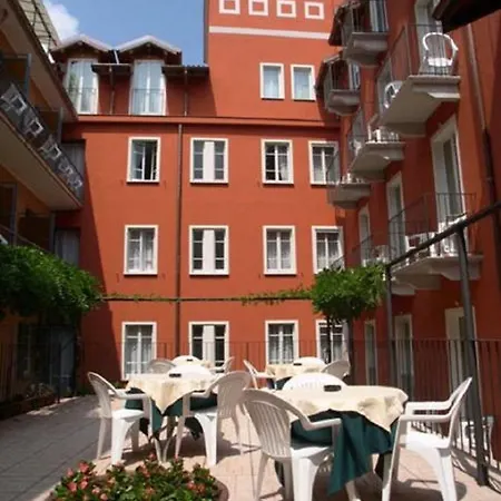 Cavour 30tre - Gia Moderno