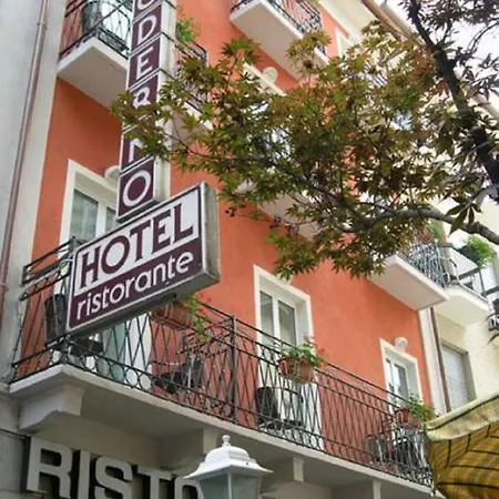 Cavour 30tre - Gia Moderno Hotel