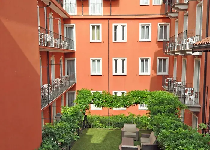 Cavour 30tre - Moderno Szálloda Stresa