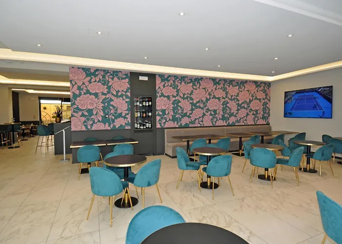 Cavour 30tre - Moderno 3* Stresa