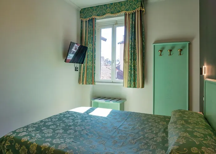 Szálloda Cavour 30tre - Moderno Stresa