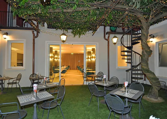 Cavour 30tre - Moderno 3* Stresa