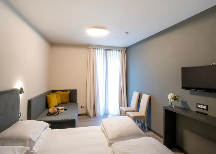 Otel Cavour 30tre - Moderno