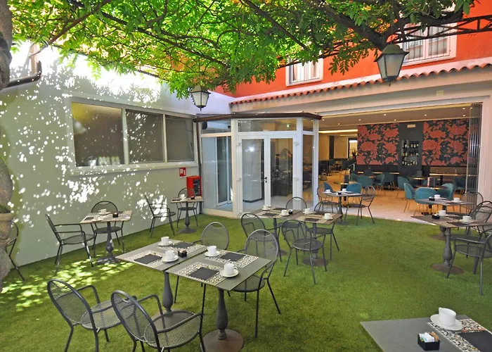 Otel Cavour 30tre - Moderno