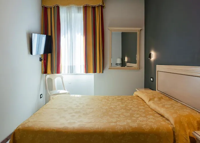 Otel Cavour 30tre - Moderno