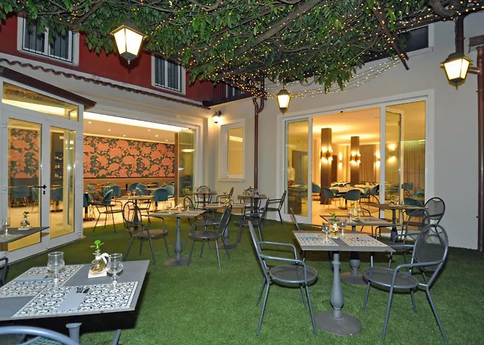 Cavour 30tre - Moderno Otel 3*