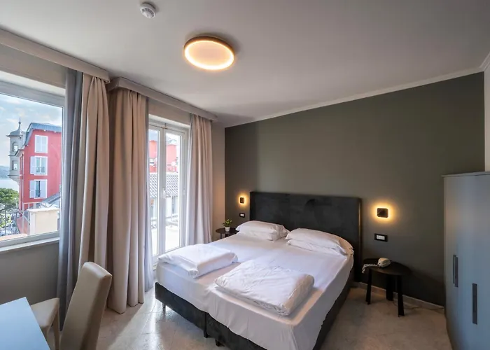 Cavour 30tre - Moderno Otel 3*