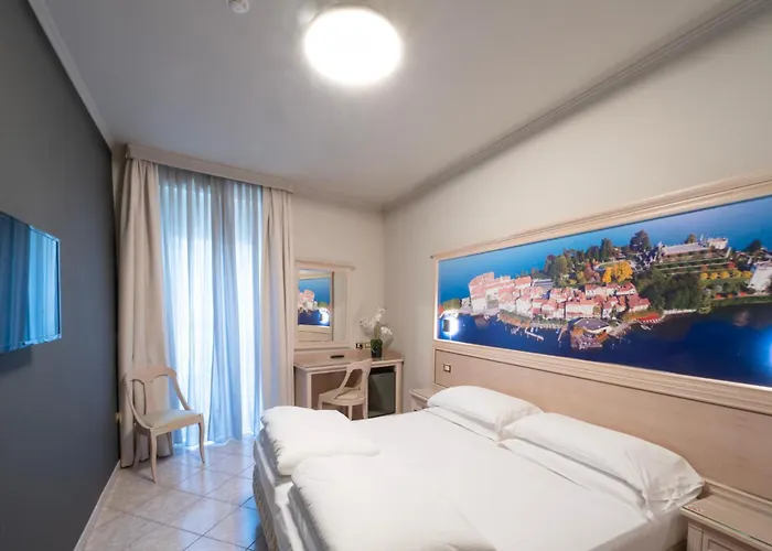 Cavour 30tre - Moderno Otel