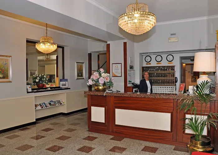 Otel Cavour 30tre - Moderno