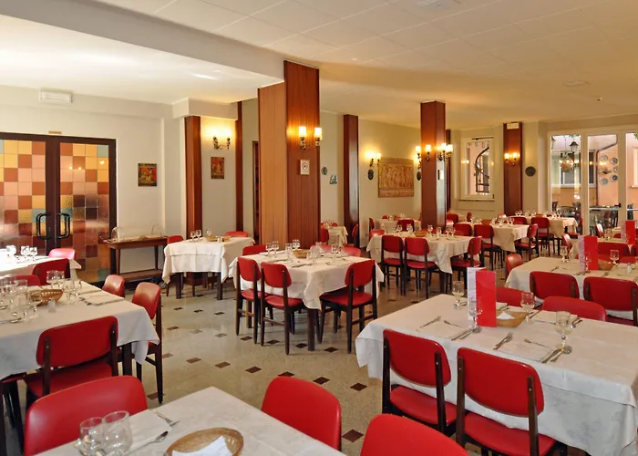 Cavour 30tre - Moderno 3* Stresa