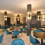 Cavour 30tre - Moderno 3* סטרסה