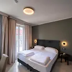 Cavour 30tre - Moderno מלון 3*