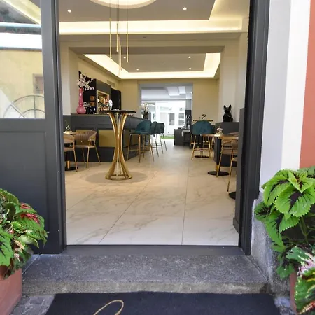 Cavour 30tre - Moderno Per Tradizione Stresa