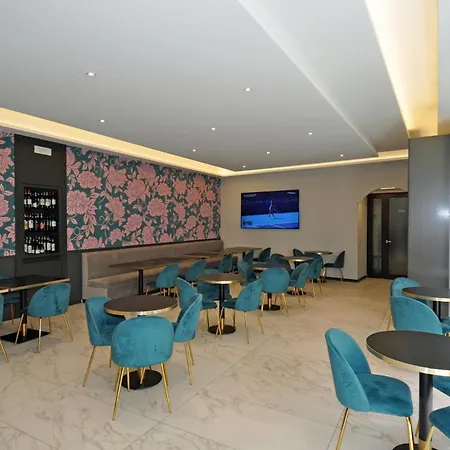 Hotel Cavour 30tre - Moderno Per Tradizione