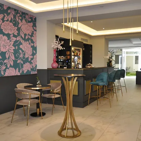 Hotel Cavour 30tre - Moderno Per Tradizione Stresa