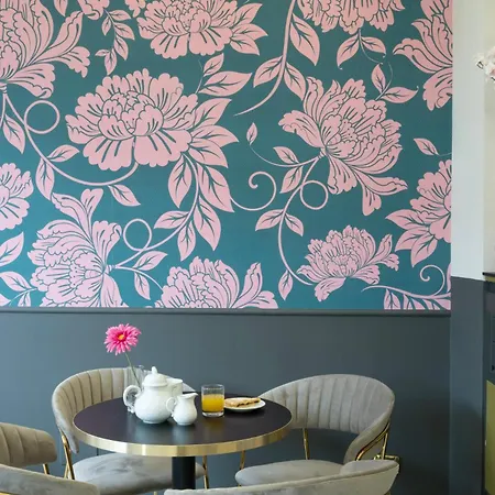 Cavour 30tre - Moderno Per Tradizione Hotel 3*